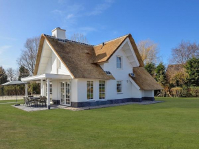 Holiday Home de Witte Raaf-1